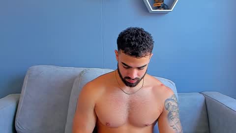 Snapshot of paulphoenix_ chatting on January 11, 7:27 pm Paul Phoenix online show from January 11, 7:27 pm
