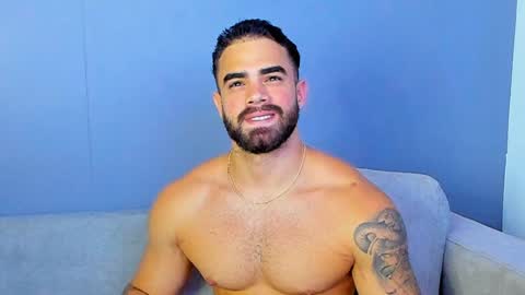Snapshot of paulphoenix_ chatting on January 13, 11:17 pm Paul Phoenix online show from January 13, 11:17 pm