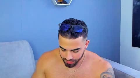 Snapshot of paulphoenix_ chatting on January 14, 11:05 pm Paul Phoenix online show from January 14, 11:05 pm