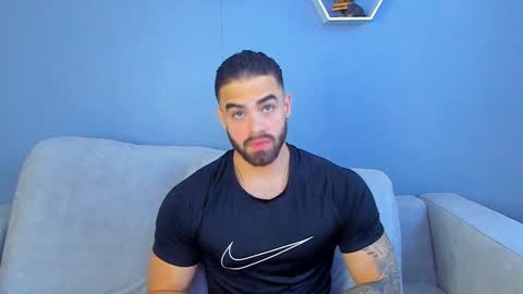 Snapshot of paulphoenix_ chatting on January 17, 11:07 pm Paul Phoenix online show from January 17, 11:07 pm