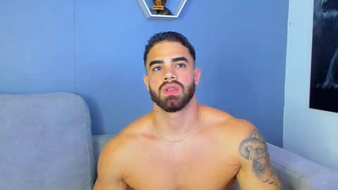 Snapshot of paulphoenix_ chatting on January 24, 11:34 pm Paul Phoenix online show from January 24, 11:34 pm