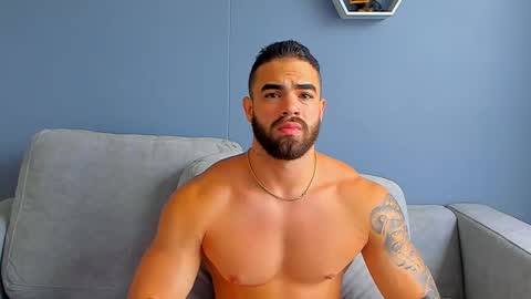 Snapshot of paulphoenix_ chatting on February 12, 8:18 pm Paul Phoenix online show from February 12, 8:18 pm