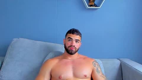 Snapshot of paulphoenix_ chatting on February 17, 10:36 pm Paul Phoenix online show from February 17, 10:36 pm