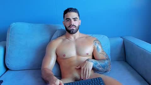 Snapshot of paulphoenix_ chatting on March 10, 11:06 pm Paul Phoenix online show from March 10, 11:06 pm