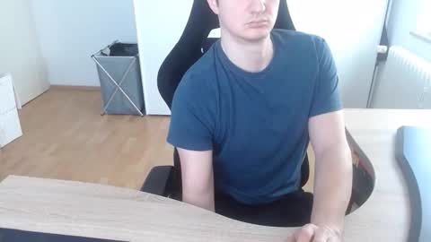 Snapshot of paulthesub chatting on January 7, 11:23 am Paul online show from January 7, 11:23 am