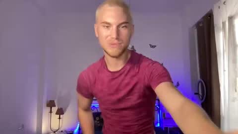 Snapshot of pavel_rey chatting on July 11, 10:07 am pavel_rey online show from July 11, 10:07 am