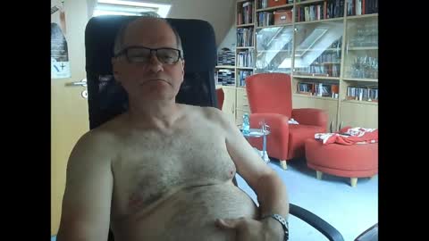 Snapshot of pavlovsdog2006 chatting on May 11, 8:20 am Pavlov aka Peter online show from May 11, 8:20 am