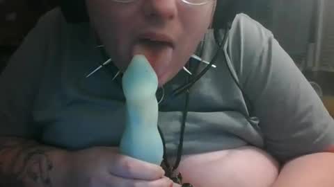 Snapshot of pavlovsfuckdog chatting on October 28, 12:03 am pavlovsfuckdog online show from October 28, 12:03 am