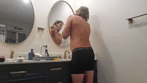 Pavone splash online show from December 1, 1:43 am