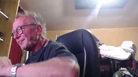 Snapshot of pc8474408 chatting on September 10, 2:33 am pc8474408 online show from September 10, 2:33 am