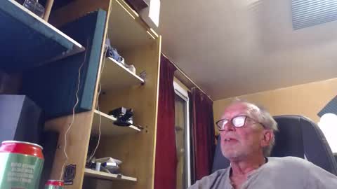 Snapshot of pc8474408 chatting on October 9, 10:41 pm pc8474408 online show from October 9, 10:41 pm