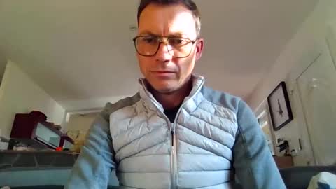 pchittt online show from November 19, 1:44 pm