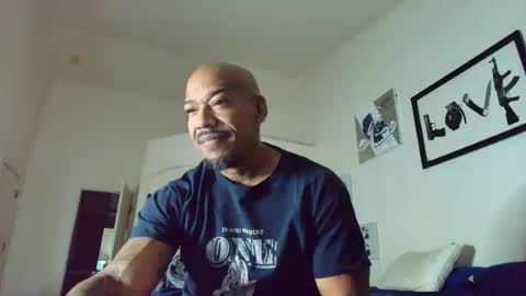 Snapshot of pcuddy3 chatting on August 3, 12:32 pm Phenomenal online show from August 3, 12:32 pm