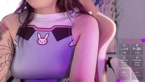  P E A C H   online show from March 1, 5:05 pm