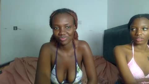 Snapshot of peach_ebonny chatting on June 18, 9:19 pm peach_ebonny online show from June 18, 9:19 pm