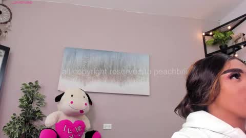 Snapshot of peachbrii chatting on May 31, 12:34 pm Briana online show from May 31, 12:34 pm