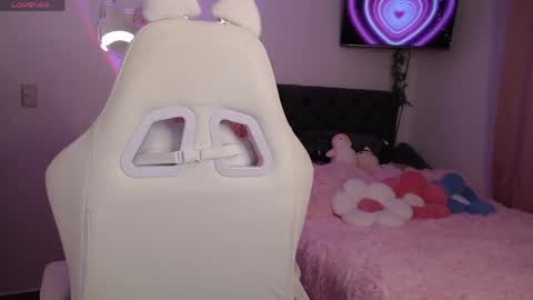 Snapshot of peacherry_ chatting on May 21, 2:07 am peacherry_ online show from May 21, 2:07 am