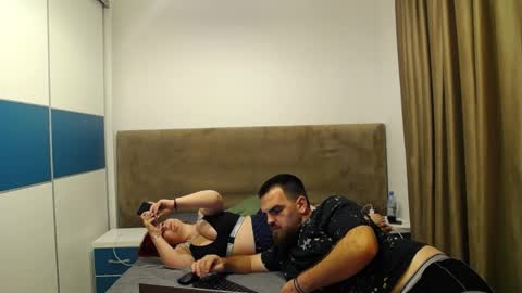 Lizzy  Zain online show from April 7, 8:42 pm