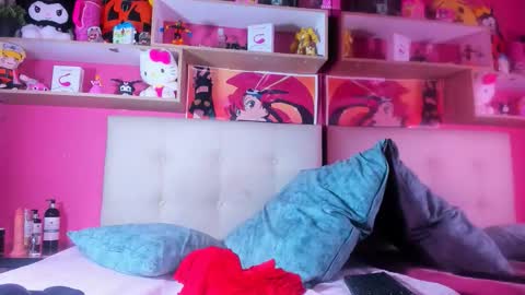 peachrougeh online show from February 4, 2:56 pm