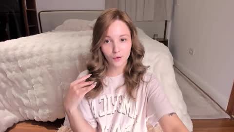 Lili online show from December 22, 6:54 am