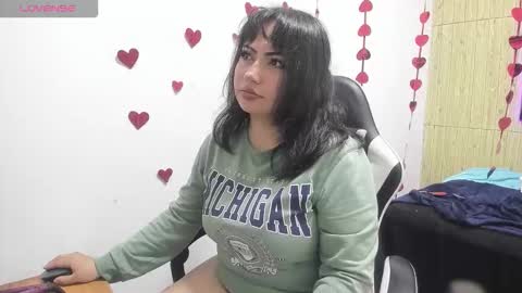 Snapshot of peachy_hot chatting on February 22, 4:57 am Peachy online show from February 22, 4:57 am