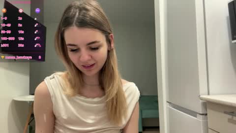 Snapshot of peachy_keens chatting on April 4, 4:37 pm Peachy online show from April 4, 4:37 pm