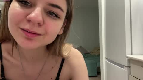 Snapshot of peachy_keens chatting on April 5, 6:05 pm Peachy online show from April 5, 6:05 pm