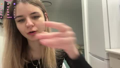 Snapshot of peachy_keens chatting on April 14, 4:57 pm Peachy online show from April 14, 4:57 pm
