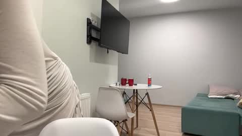 Snapshot of peachy_keens chatting on April 19, 5:45 pm Peachy online show from April 19, 5:45 pm