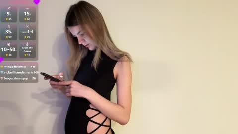 Snapshot of peachy_keens chatting on April 30, 9:52 pm Peachy online show from April 30, 9:52 pm