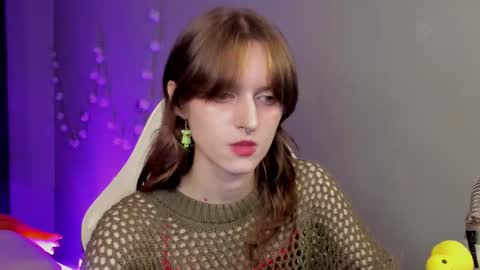Snapshot of peachymaybe chatting on September 24, 2:48 am Peachy not a bb baby love or something Please call me Peachy online show from September 24, 2:48 am
