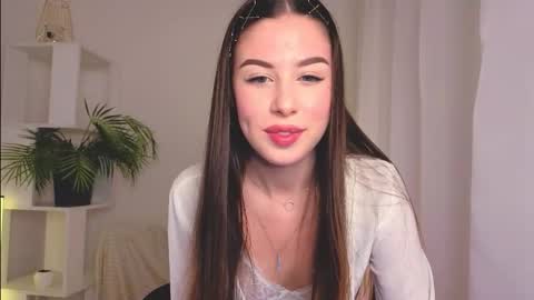 Chloe online show from September 13, 1:33 pm