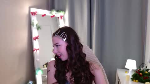 Chloe online show from January 14, 2:01 pm