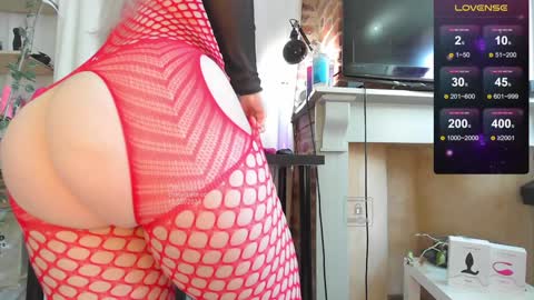 Help me to reach 200 thumbs up  online show from December 20, 11:21 am