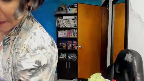 Tangerine Penaut online show from October 8, 11:24 pm