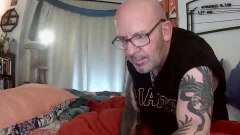 Snapshot of peanutbutterandjealous1 chatting on April 25, 9:45 pm peanutbutterandjealous1 online show from April 25, 9:45 pm