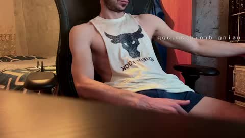 peanutmikk online show from April 2, 4:04 pm