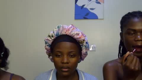 vel online show from December 1, 4:45 pm