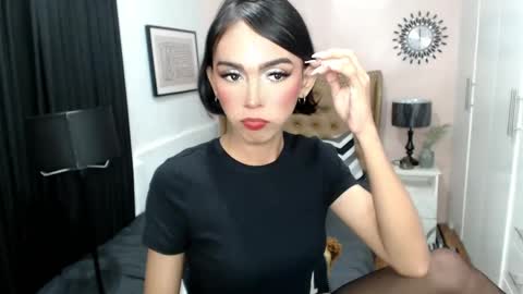 Pearl online show from February 23, 9:05 pm