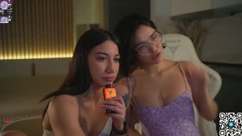 Snapshot of pearly_dream chatting on March 2, 1:29 pm Leo online show from March 2, 1:29 pm