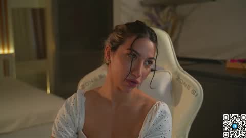 Snapshot of pearly_dream chatting on March 4, 3:18 pm Leo online show from March 4, 3:18 pm