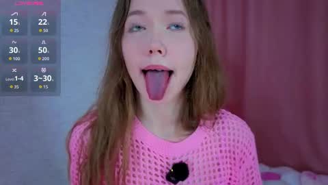 Snapshot of pearly_peach_ chatting on July 3, 12:06 am pearly_peach_ online show from July 3, 12:06 am