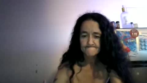 Snapshot of pebblezmeowkitty733247 chatting on May 6, 2:19 am pebblezmeowkitty online show from May 6, 2:19 am