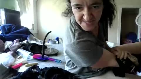 Snapshot of pebblezmeowkitty733247 chatting on May 8, 10:37 pm pebblezmeowkitty online show from May 8, 10:37 pm
