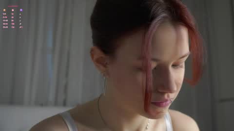 Lily online show from April 7, 1:06 am