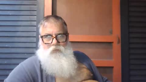 Snapshot of pecos8686 chatting on October 26, 12:44 pm pecos8686 online show from October 26, 12:44 pm