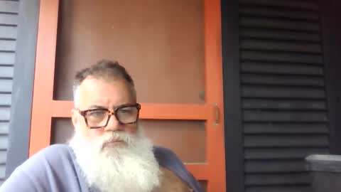 Snapshot of pecos8686 chatting on April 20, 3:37 pm pecos8686 online show from April 20, 3:37 pm
