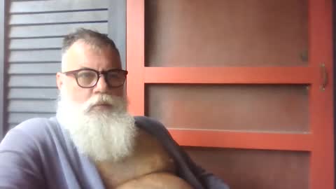 Snapshot of pecos8686 chatting on May 24, 2:33 pm pecos8686 online show from May 24, 2:33 pm