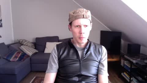 Arno online show from March 9, 3:05 pm