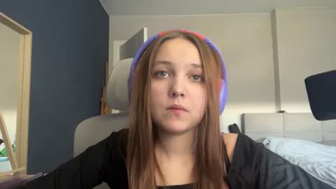 Snapshot of peepapa chatting on June 18, 2:43 pm Luna Vale online show from June 18, 2:43 pm